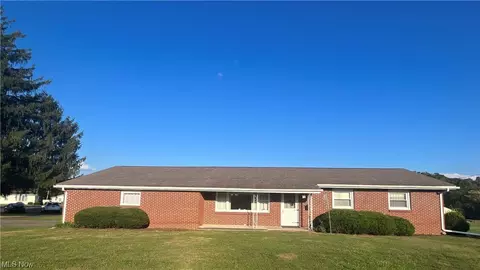 2190 S River Rd, Zanesville, OH 43701
