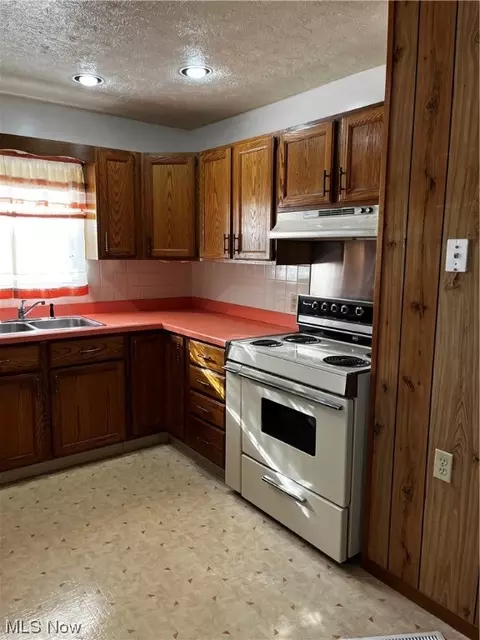 3140 Latimer Ave, Ashtabula, OH 44004 photo 4