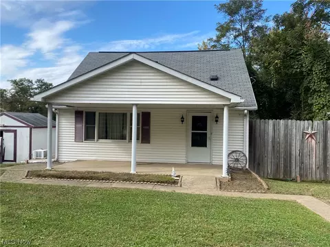 190 Fowler Hill Rd, Wellsburg, WV 26070