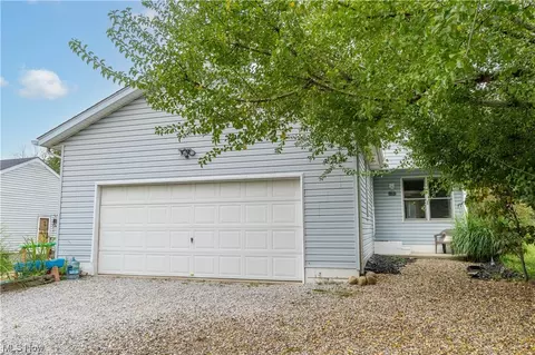 1692 Athena Dr, Kent, OH 44240