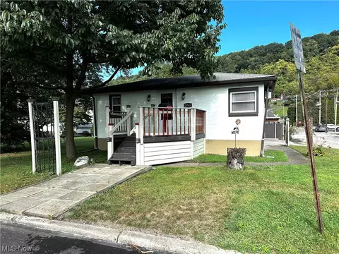 2041 Michigan Ave, East Liverpool, OH 43920