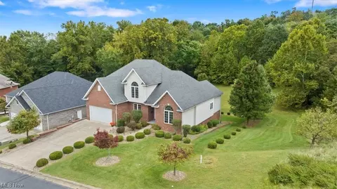 7 Wyndemere Ct, Vienna, WV 26105