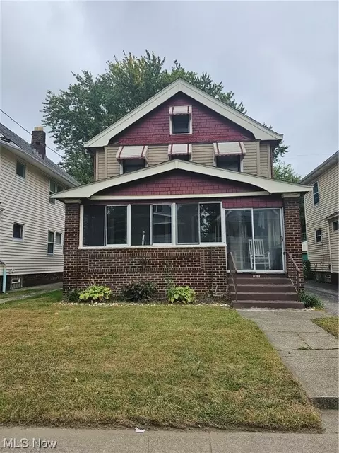 631 E 131st St, Cleveland, OH 44108