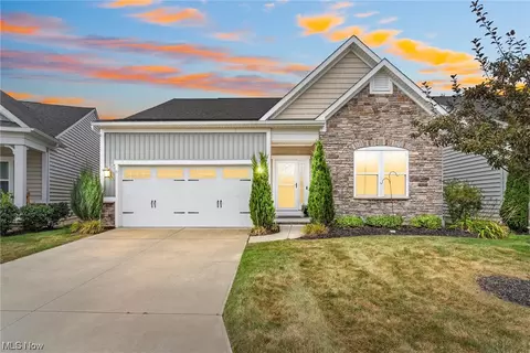1109 Vista Lago Cir, Painesville, OH 44077