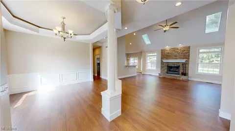 8325 Munson Rd, Mentor, OH 44060 photo 3