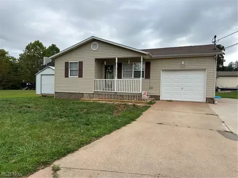 456 Alpine St, Mineralwells, WV 26150