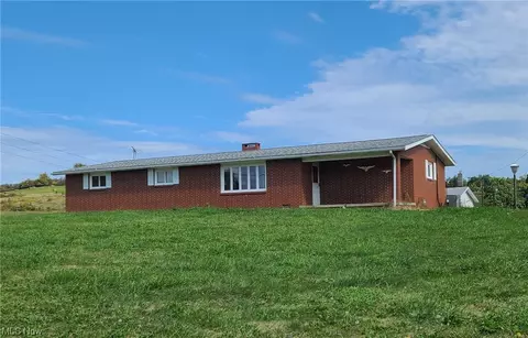 6826 County Road 10, Adena, OH 43901