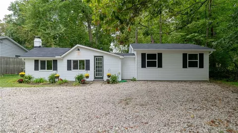 2534 Forest Dr, Hinckley, OH 44233