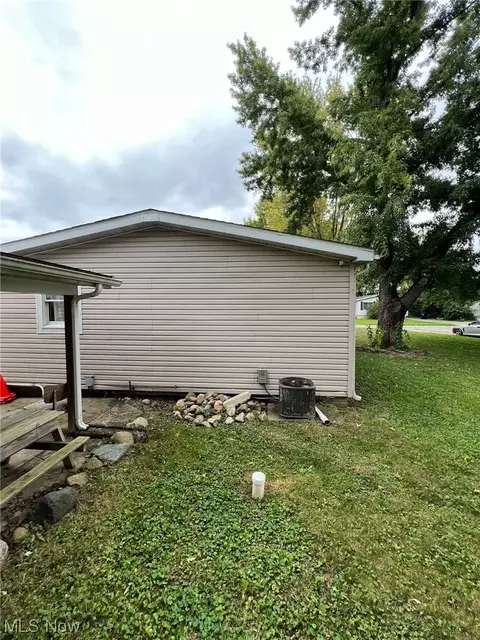 74 Anglers Ln, Lagrange, OH 44050 photo 3