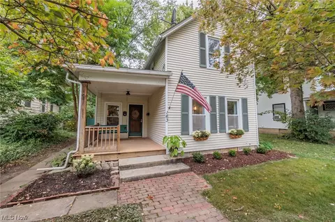 163 Beech St, Berea, OH 44017 photo 1