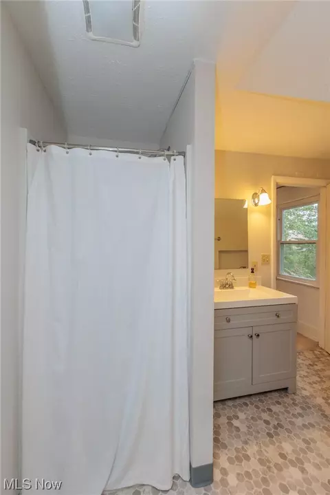 163 Beech St, Berea, OH 44017 photo 28