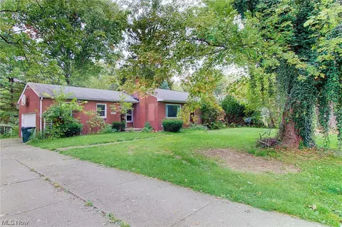 6875 Middlebranch Ave NE, Canton, OH 44721 photo 2