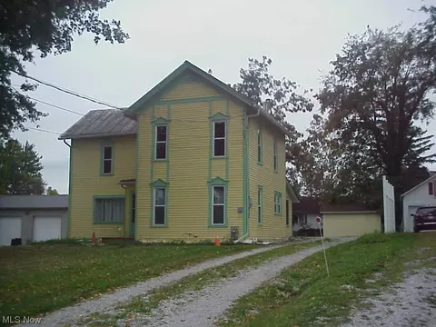 61 W Main St, Seville, OH 44273