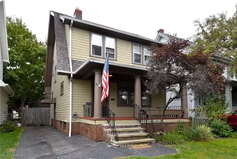 2147 Glenbury Ave, Lakewood, OH 44107