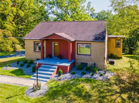 4059 Canfield Rd, Canfield, OH 44406