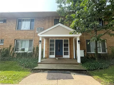 1560 Wagar Rd, Rocky River, OH 44116
