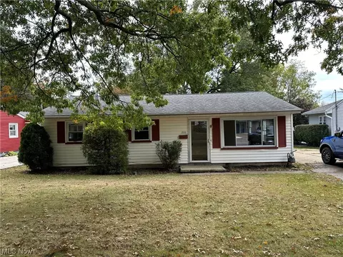 1933 Fairview Ct, Salem, OH 44460