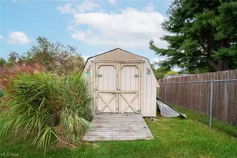 1737 Devonshire Dr, Salem, OH 44460 photo 33