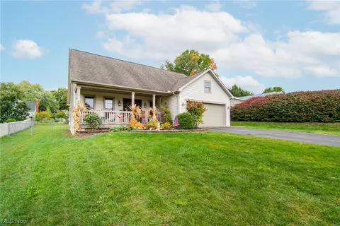 1737 Devonshire Dr, Salem, OH 44460 photo 2