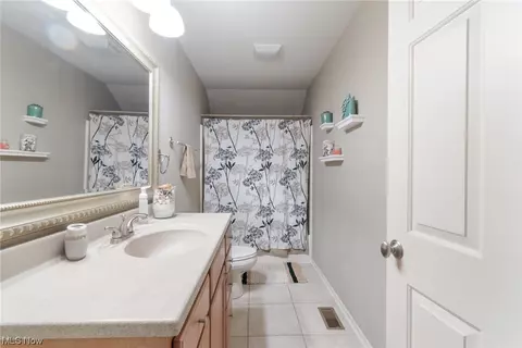 1737 Devonshire Dr, Salem, OH 44460 photo 26