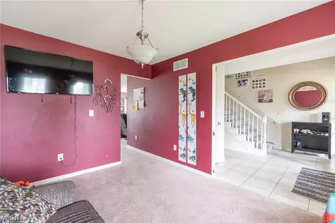 1737 Devonshire Dr, Salem, OH 44460 photo 7