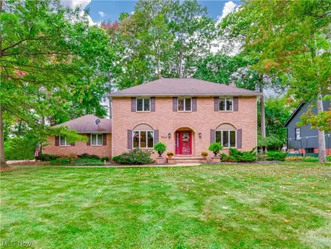 3940 Walnut Wood Way, Uniontown, OH 44685