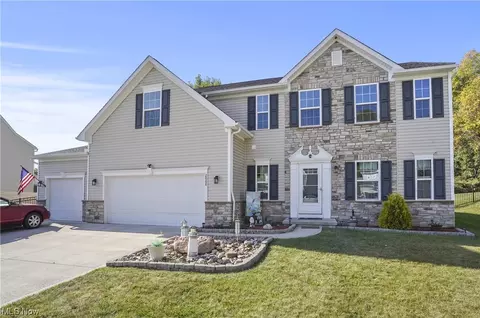 2888 Vista Ct, Uniontown, OH 44685