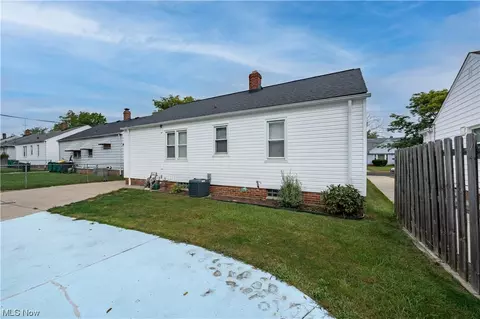 15500 Ramage Ave, Maple Heights, OH 44137 photo 31