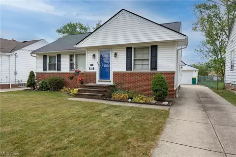 15500 Ramage Ave, Maple Heights, OH 44137 photo 5