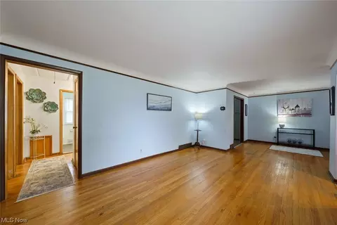 15500 Ramage Ave, Maple Heights, OH 44137 photo 10