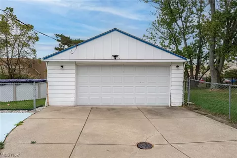 15500 Ramage Ave, Maple Heights, OH 44137 photo 25