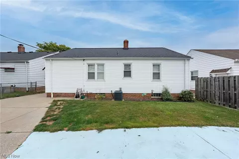 15500 Ramage Ave, Maple Heights, OH 44137 photo 30
