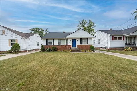 15500 Ramage Ave, Maple Heights, OH 44137 photo 2