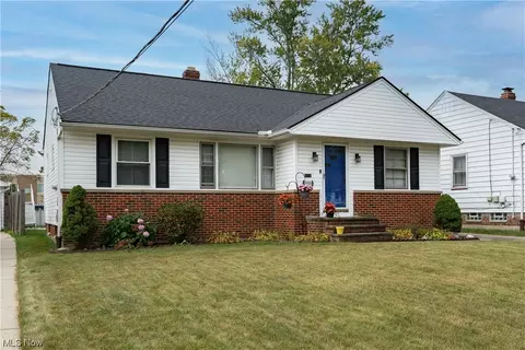 15500 Ramage Ave, Maple Heights, OH 44137 photo 3