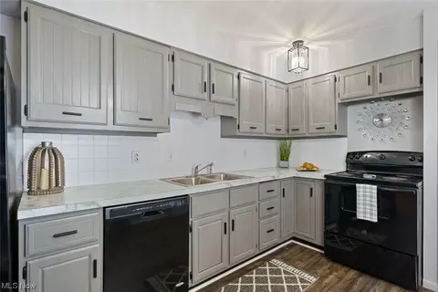 15500 Ramage Ave, Maple Heights, OH 44137 photo 13