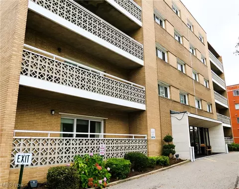 3333 Warrensville Center Rd #207, Shaker Heights, OH 44122