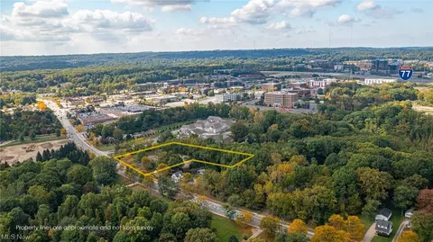 6030 Brecksville Rd, Independence, OH 44131