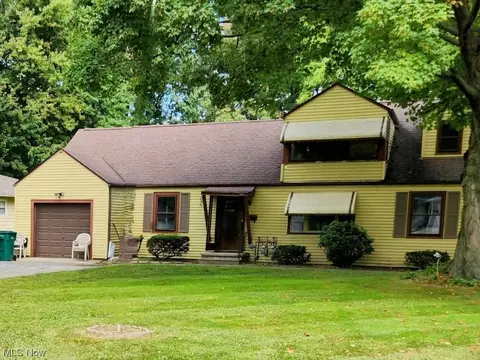 7843 Emery Cir, Mentor, OH 44060