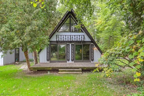 9920 Reed Rd, Columbia Station, OH 44028