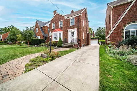 21570 Edgecliff Dr, Euclid, OH 44123