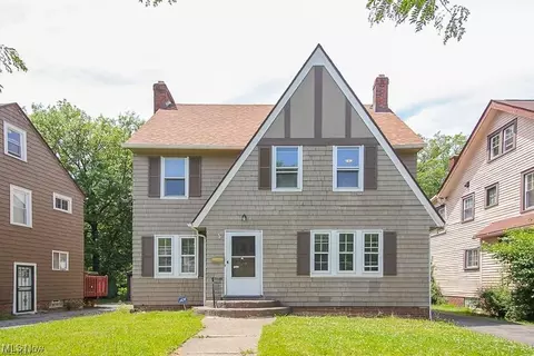 1004 Helmsdale Rd, Cleveland Heights, OH 44112