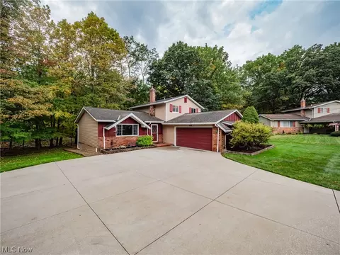 9866 Warren Pkwy, Twinsburg, OH 44087