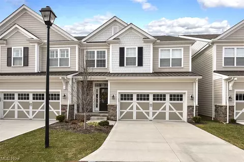 103 Bell Tower Ct, Chagrin Falls, OH 44022