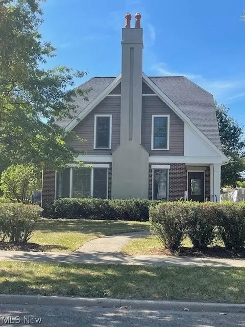 3734 Lindholm Rd, Shaker Heights, OH 44120