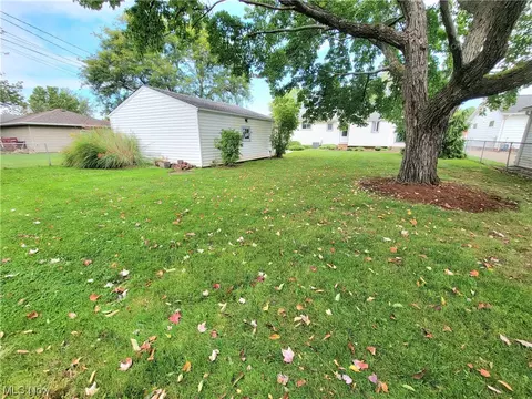 11805 Gross Dr, Parma, OH 44130 photo 25