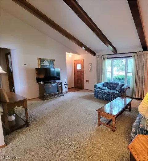 11805 Gross Dr, Parma, OH 44130 photo 4
