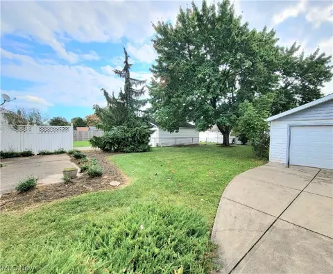 11805 Gross Dr, Parma, OH 44130 photo 23