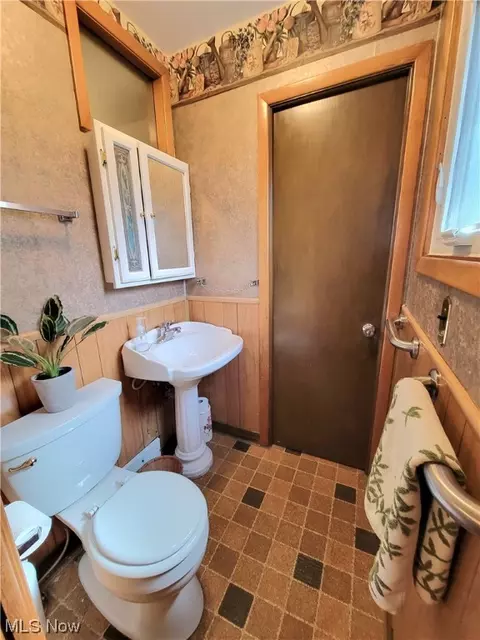 11805 Gross Dr, Parma, OH 44130 photo 17
