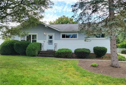 11805 Gross Dr, Parma, OH 44130