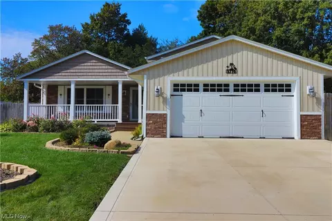 5776 Redwood Ct, Mentor On The Lake, OH 44060